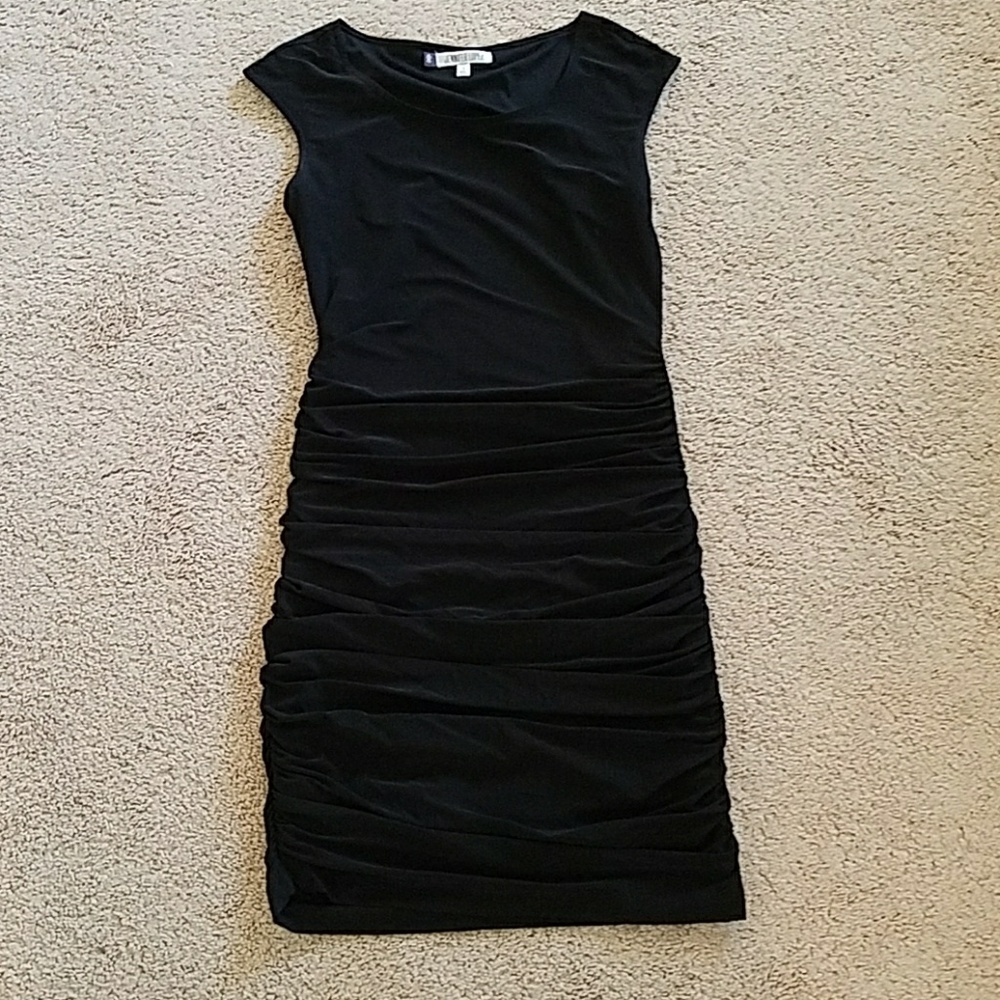 Jennifer lopez ruched black dress